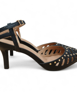 SANDALIA SEMIABIERTA NEGRO Y TACHUELAS Calzados Quesada (SKU 10785)